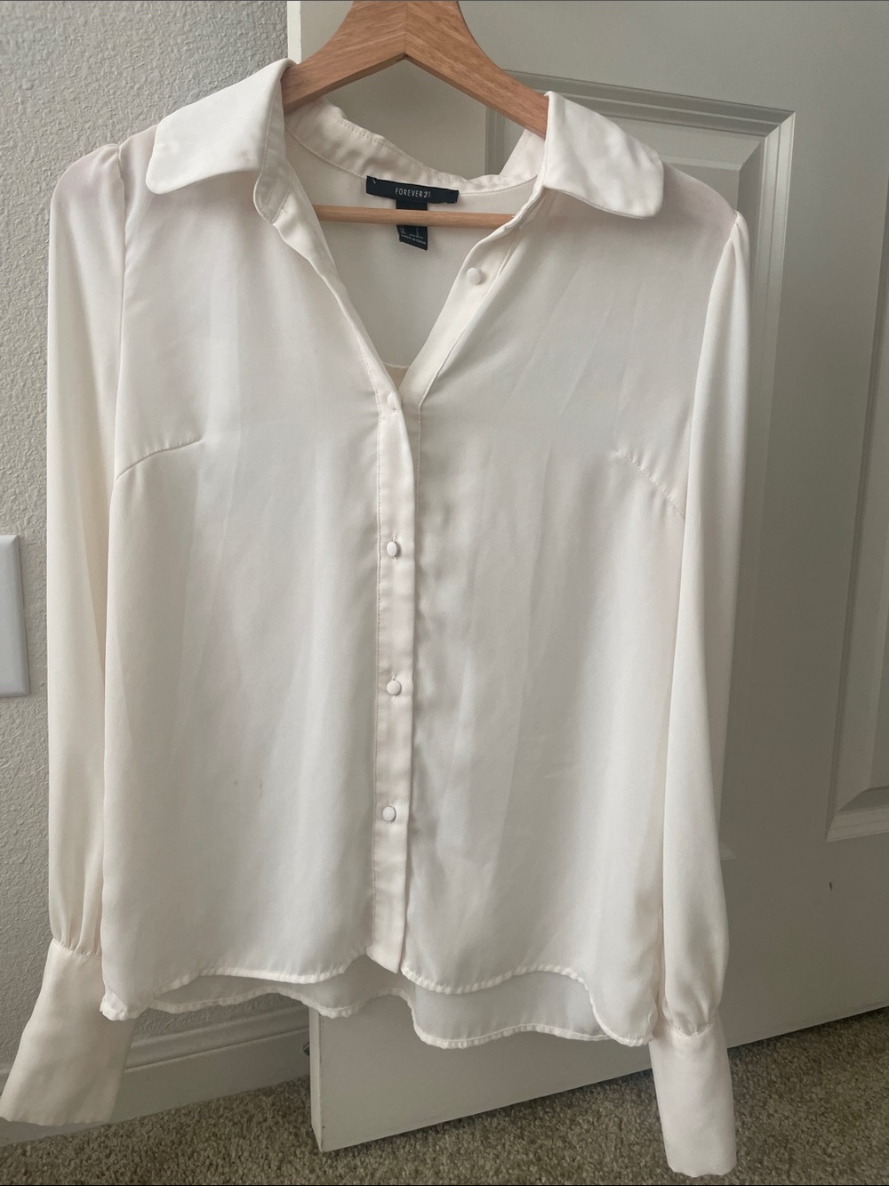 Forever 21 Cream Button-Up Long Sleeve Blouse